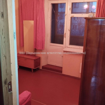 Продам квартиру, Монюшко ул. , 4  ком., 69.30 м², советский ремонт 