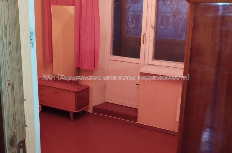 Продам квартиру, Монюшко ул. , 4  ком., 69.30 м², советский ремонт 