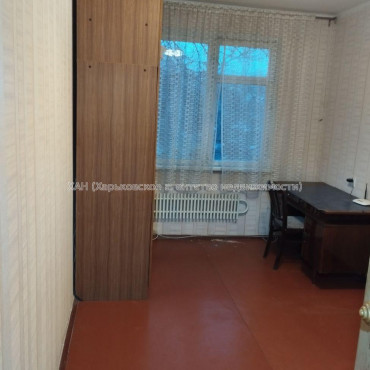 Продам квартиру, Монюшко ул. , 4  ком., 69.30 м², советский ремонт 