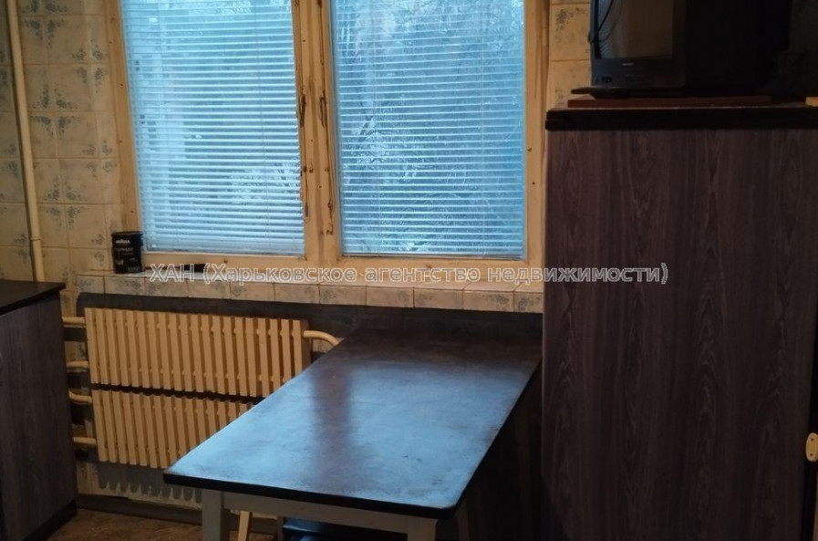 Продам квартиру, Монюшко ул. , 4  ком., 69.30 м², советский ремонт 