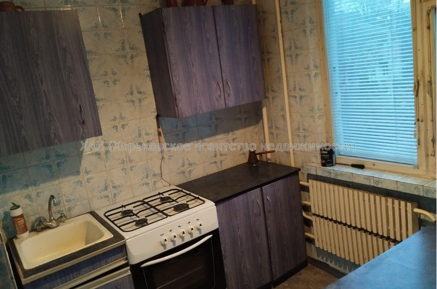 Продам квартиру, Монюшко ул. , 4  ком., 69.30 м², советский ремонт 
