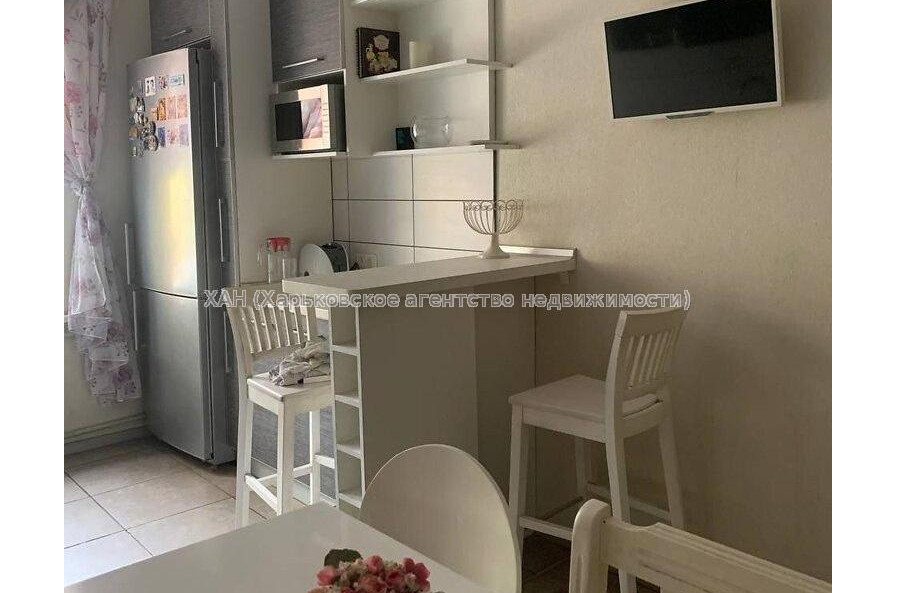 Продам квартиру, Библика ул. , 3 кім., 77 м², капитальный ремонт 