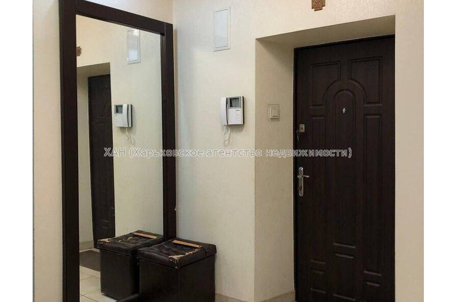 Продам квартиру, Библика ул. , 3 кім., 77 м², капитальный ремонт 