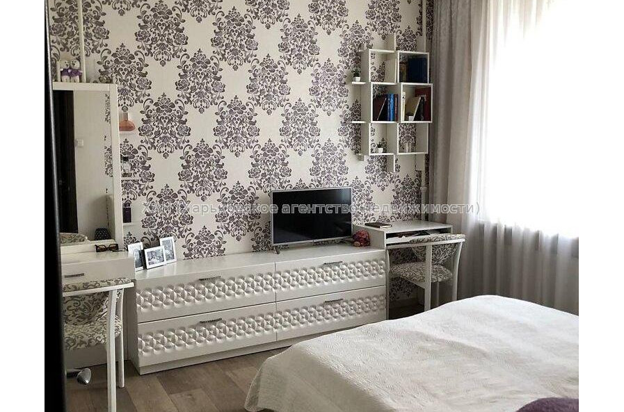 Продам квартиру, Библика ул. , 3 кім., 77 м², капитальный ремонт 