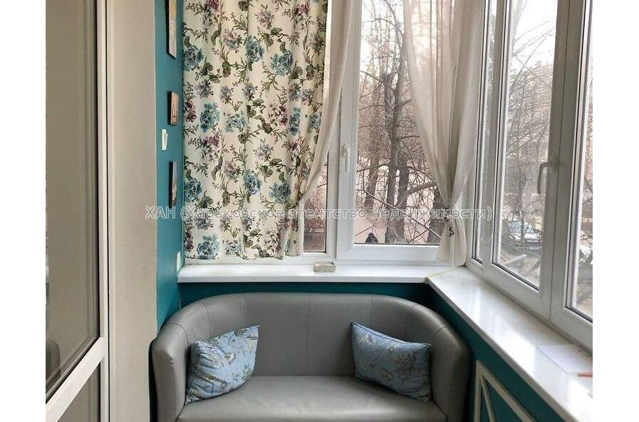 Продам квартиру, Библика ул. , 3 кім., 77 м², капитальный ремонт 