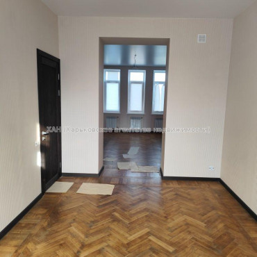 Продам квартиру, Гарета Джонса ул. , 4  ком., 92.80 м², косметический ремонт 