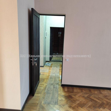 Продам квартиру, Гарета Джонса ул. , 4  ком., 92.80 м², косметический ремонт 