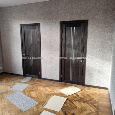 Продам квартиру, Гарета Джонса ул. , 4  ком., 92.80 м², косметический ремонт 