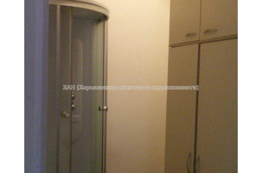 Продам квартиру, Алчевских ул. , 1 кім., 27 м², косметический ремонт 