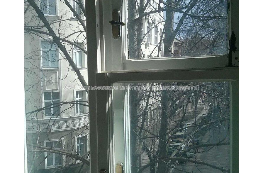 Продам квартиру, Алчевских ул. , 1 кім., 27 м², косметический ремонт 