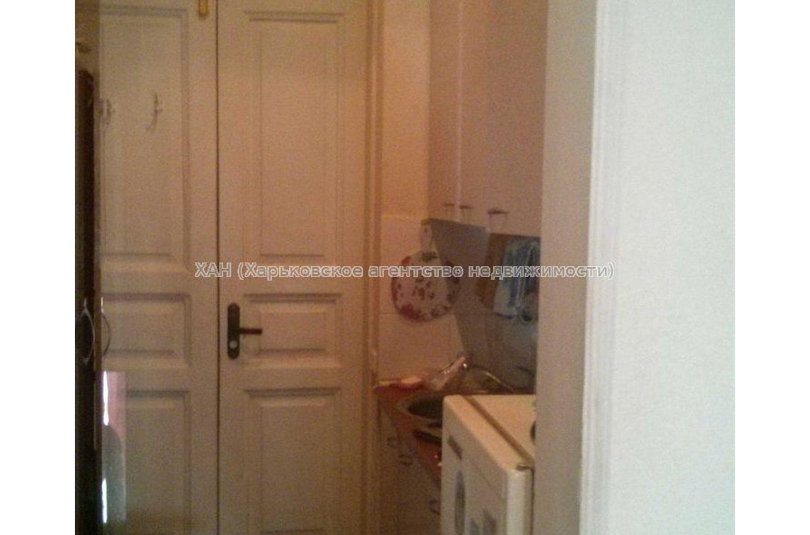 Продам квартиру, Алчевских ул. , 1 кім., 27 м², косметический ремонт 