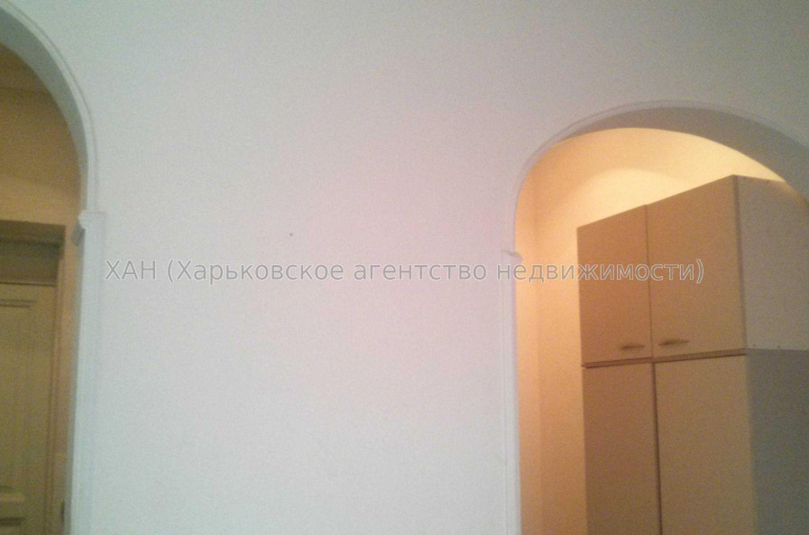 Продам квартиру, Алчевских ул. , 1 кім., 27 м², косметический ремонт 