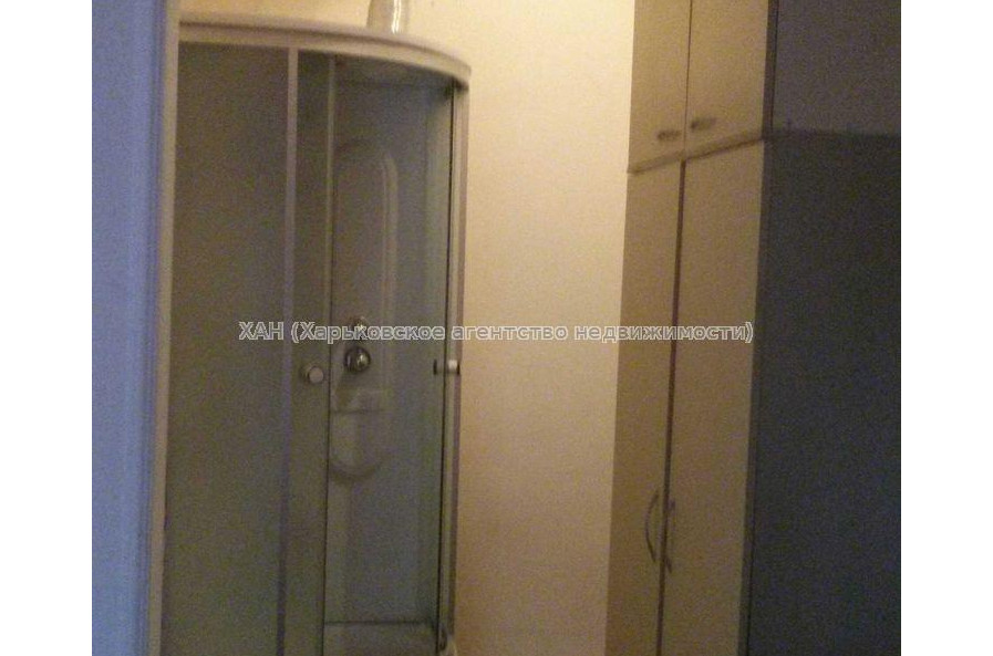 Продам квартиру, Алчевских ул. , 1 кім., 27 м², косметический ремонт 