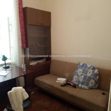 Продам квартиру, Алчевских ул. , 1 кім., 27 м², косметический ремонт 