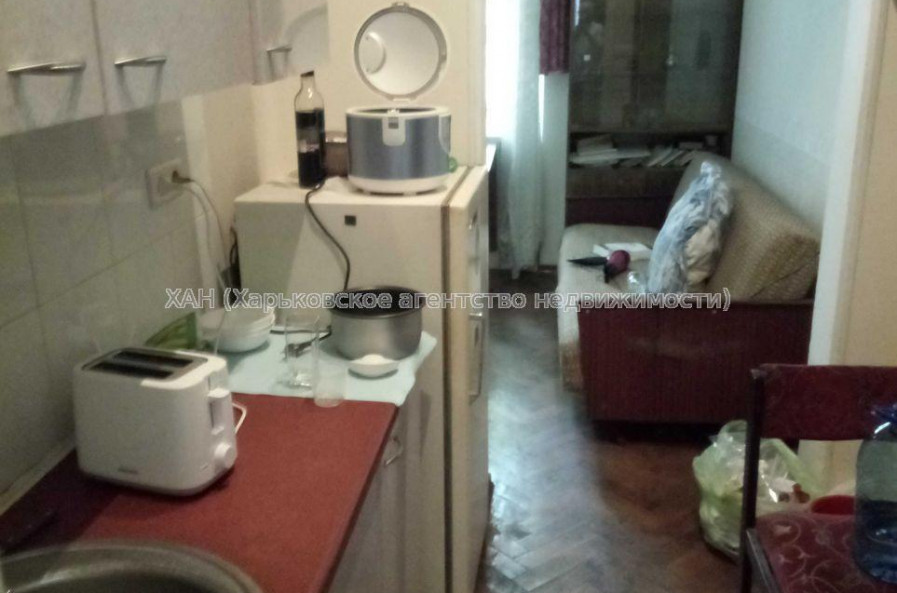 Продам квартиру, Алчевских ул. , 1 кім., 27 м², косметический ремонт 