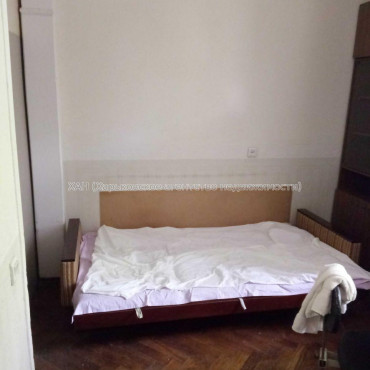 Продам квартиру, Алчевских ул. , 1 кім., 27 м², косметический ремонт 