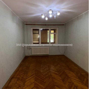 Продам квартиру, 2  ком., 52.50 м², советский ремонт 
