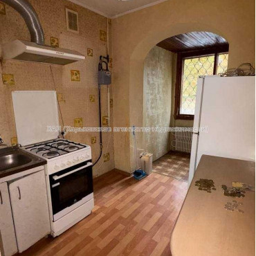 Продам квартиру, 2  ком., 52.50 м², советский ремонт 