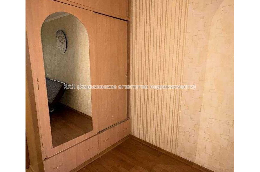 Продам квартиру, 2  ком., 52.50 м², советский ремонт 