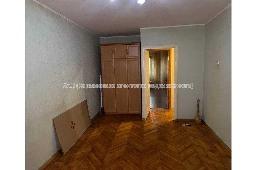Продам квартиру, 2  ком., 52.50 м², советский ремонт 
