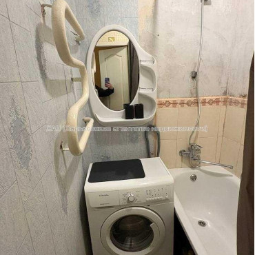 Продам квартиру, 2  ком., 52.50 м², советский ремонт 