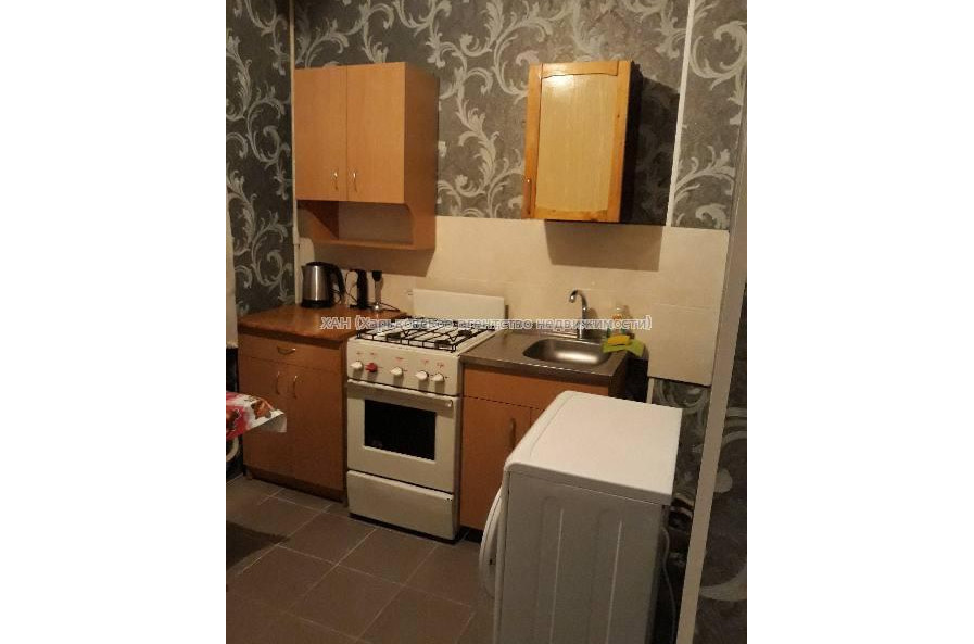 Продам квартиру, Валентиновская ул. , 1 кім., 32 м², косметический ремонт 