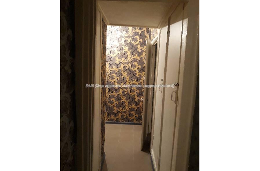 Продам квартиру, Валентиновская ул. , 1 кім., 32 м², косметический ремонт 