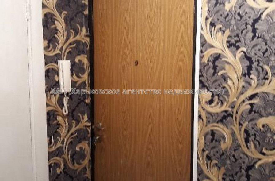 Продам квартиру, Валентиновская ул. , 1 кім., 32 м², косметический ремонт 