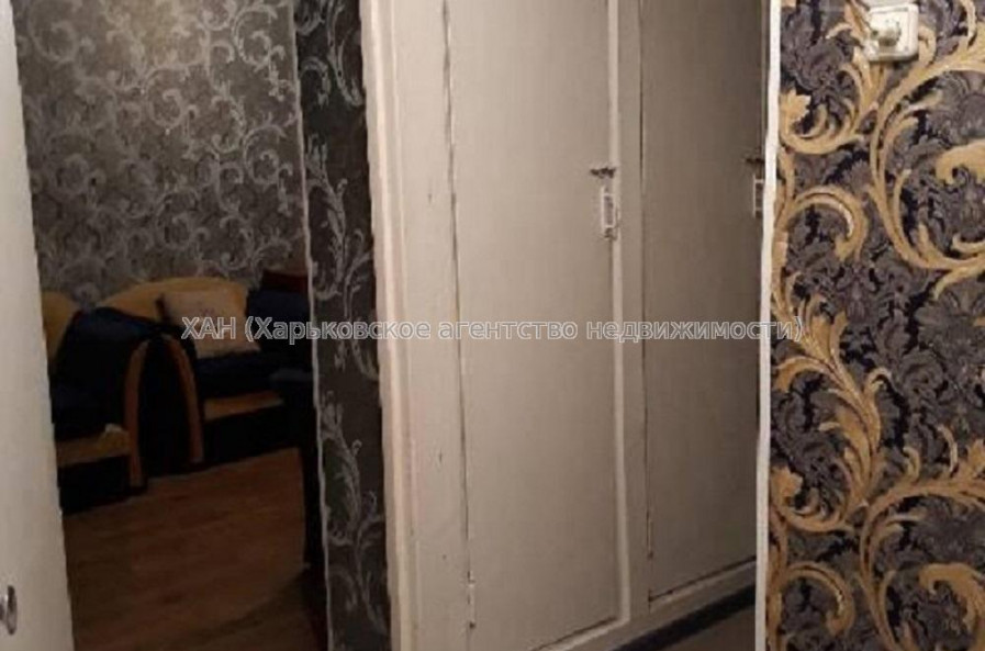 Продам квартиру, Валентиновская ул. , 1 кім., 32 м², косметический ремонт 