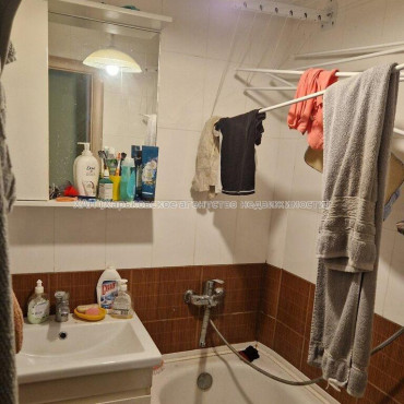 Продам квартиру, Тракторостроителей просп. , 2  ком., 44.40 м², косметический ремонт 