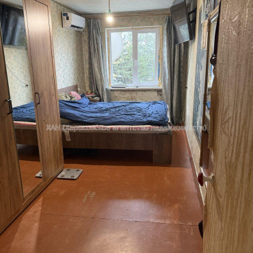 Продам квартиру, 2  ком., 43.80 м², советский ремонт 