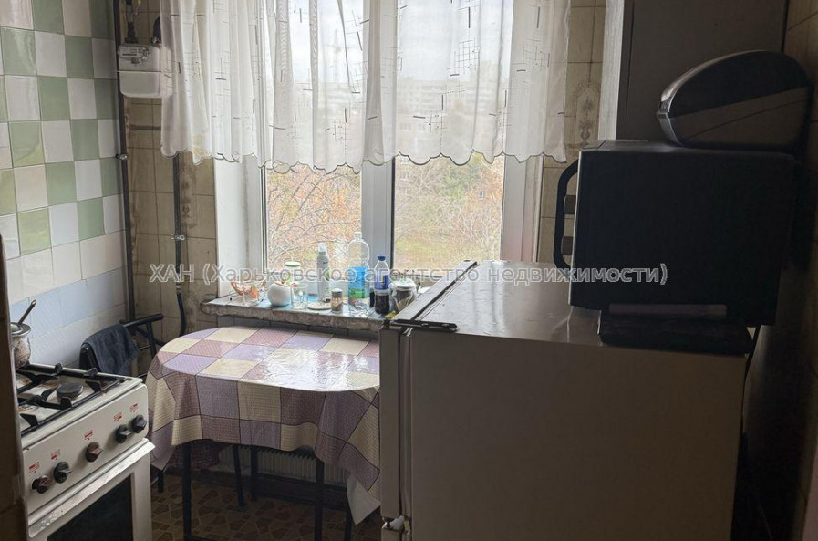 Продам квартиру, 2  ком., 43.80 м², советский ремонт 