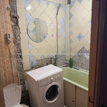 Продам квартиру, 2  ком., 43.80 м², советский ремонт 