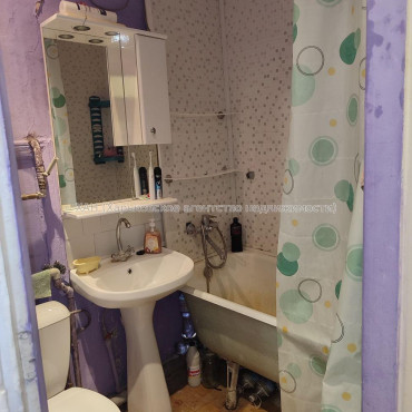 Продам квартиру, Проскуры ул. , 2 кім., 42 м², советский ремонт 