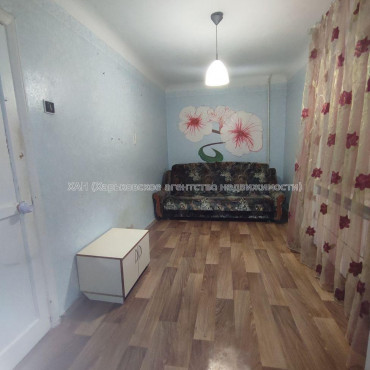 Продам квартиру, Проскуры ул. , 2 кім., 42 м², советский ремонт 