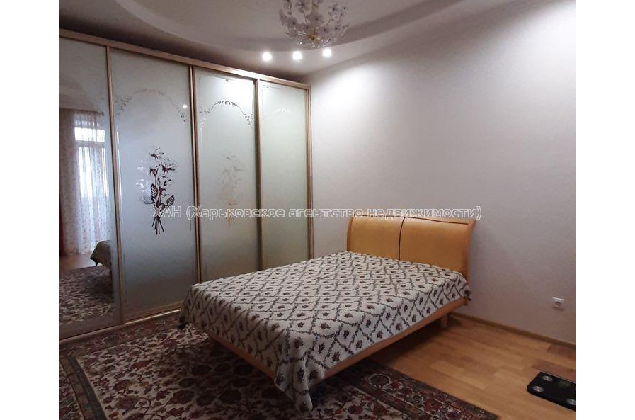 Продам квартиру, Верхнегиевская ул. , 2  ком., 82 м², авторский дизайн 