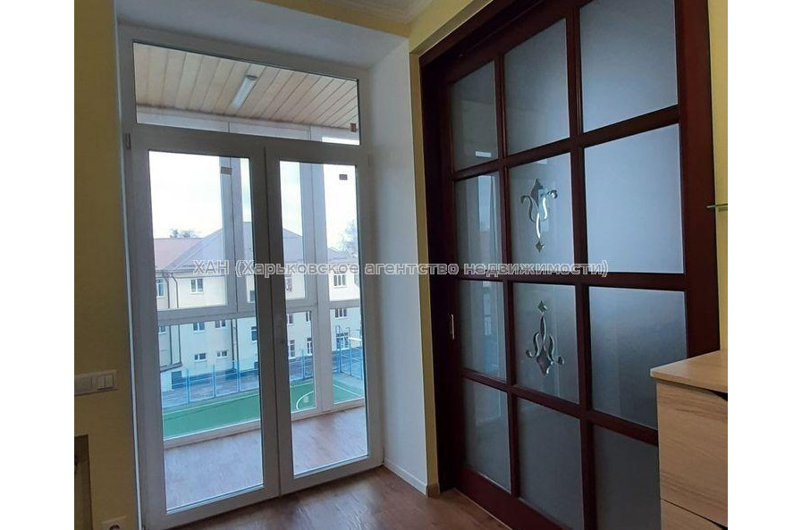 Продам квартиру, Верхнегиевская ул. , 2  ком., 82 м², авторский дизайн 