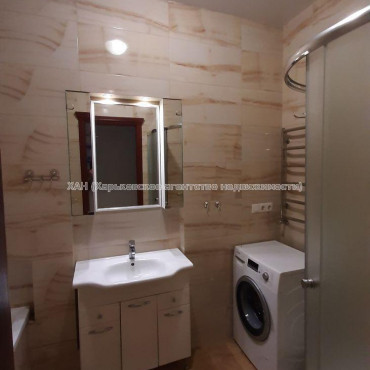 Продам квартиру, Верхнегиевская ул. , 2  ком., 82 м², авторский дизайн 