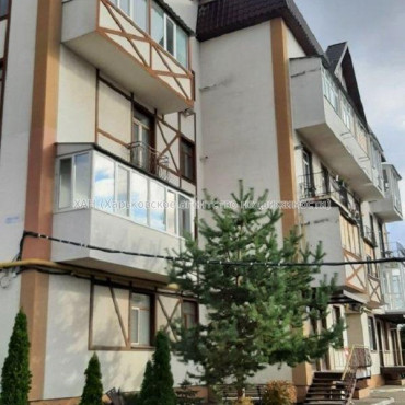 Продам квартиру, Верхнегиевская ул. , 2  ком., 82 м², авторский дизайн 