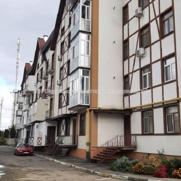 Продам квартиру, Верхнегиевская ул. , 2  ком., 82 м², авторский дизайн 