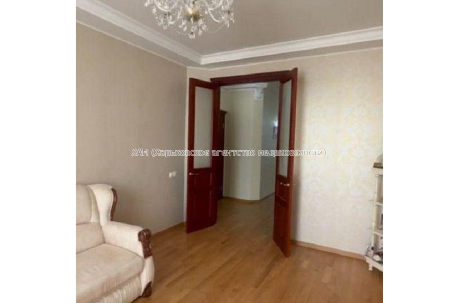 Продам квартиру, Верхнегиевская ул. , 2  ком., 82 м², авторский дизайн 