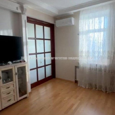 Продам квартиру, Верхнегиевская ул. , 2  ком., 82 м², авторский дизайн 