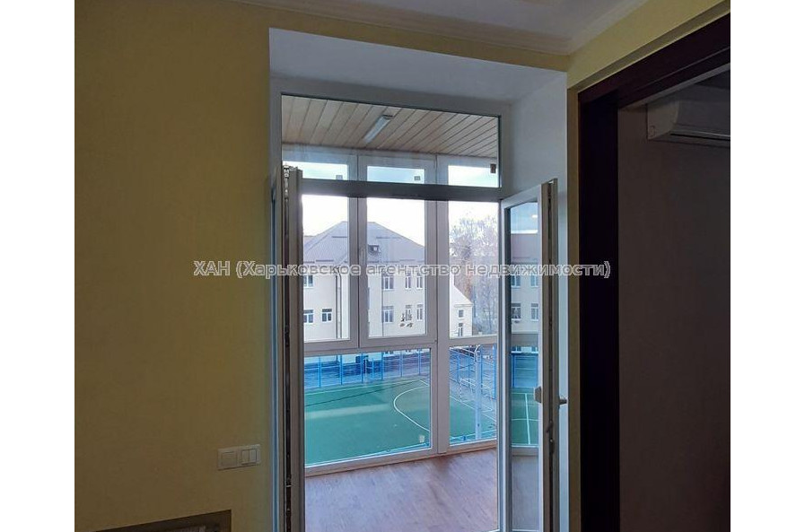 Продам квартиру, Верхнегиевская ул. , 2  ком., 82 м², авторский дизайн 