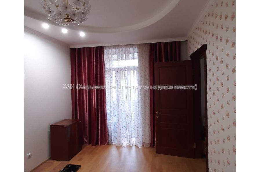 Продам квартиру, Верхнегиевская ул. , 2  ком., 82 м², авторский дизайн 