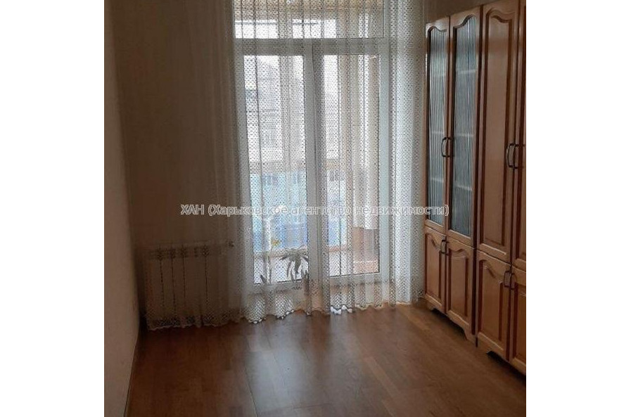 Продам квартиру, Верхнегиевская ул. , 2  ком., 82 м², авторский дизайн 