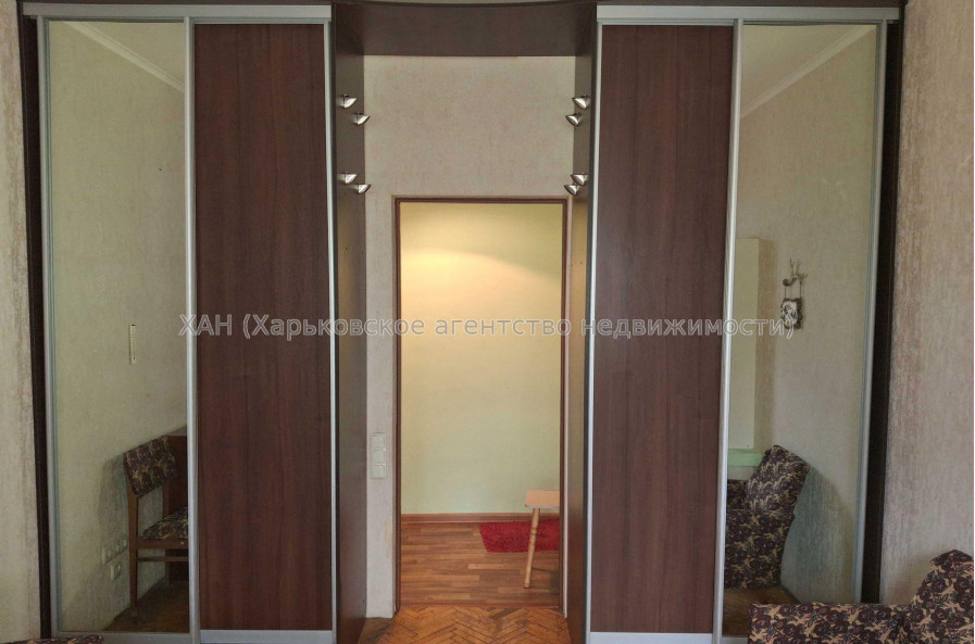 Продам квартиру, Библика ул. , 2 кім., 53.40 м², косметический ремонт 