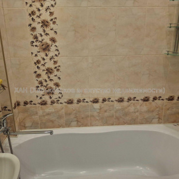 Продам квартиру, Библика ул. , 2 кім., 53.40 м², косметический ремонт 