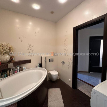 Продам квартиру, Науки просп. , 4  ком., 150 м², авторский дизайн 