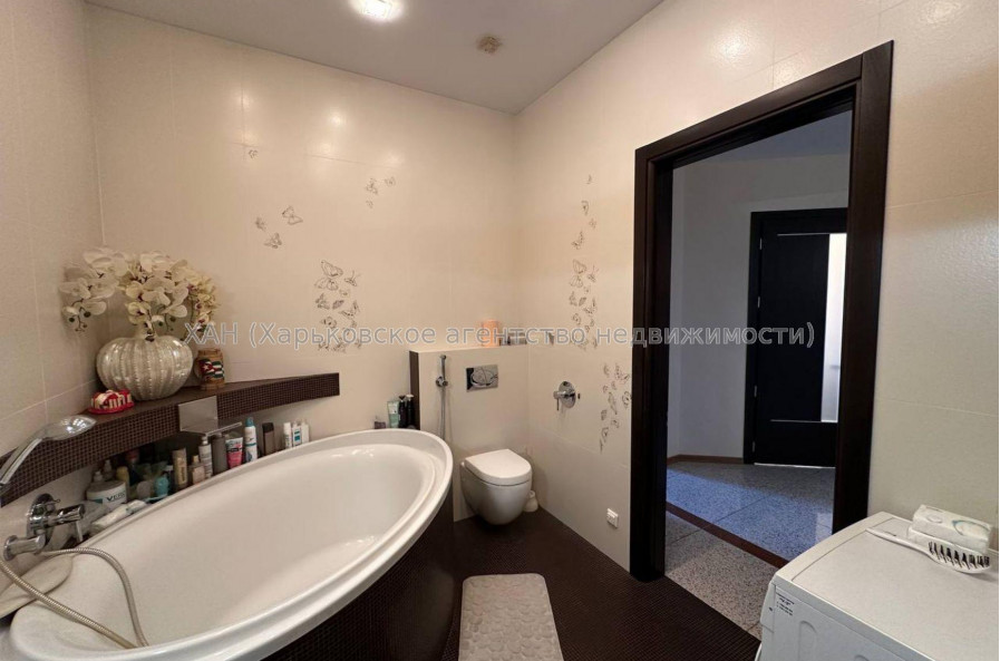 Продам квартиру, Науки просп. , 4  ком., 150 м², авторский дизайн 