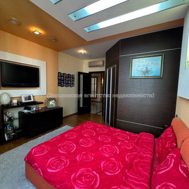 Продам квартиру, Науки просп. , 4  ком., 150 м², авторский дизайн 